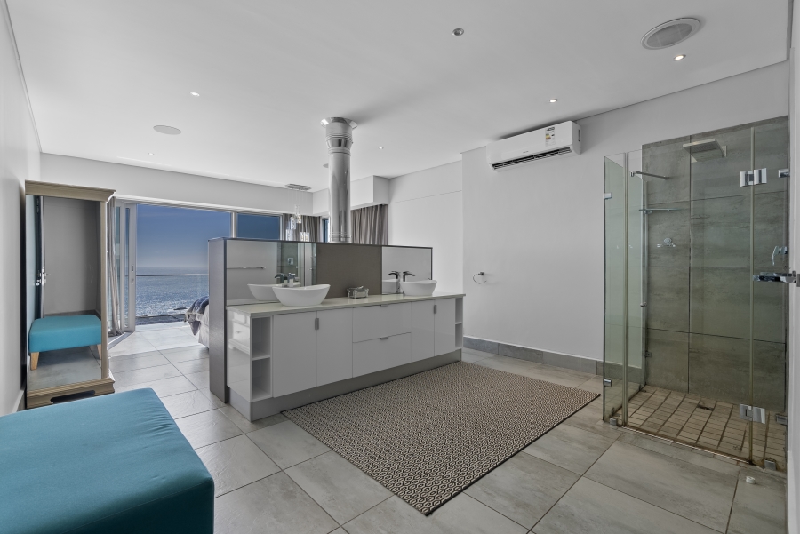 To Let 6 Bedroom Property for Rent in Bakoven Western Cape